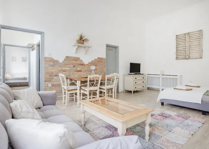 A Touch Of Provence And Pastels In The Centre