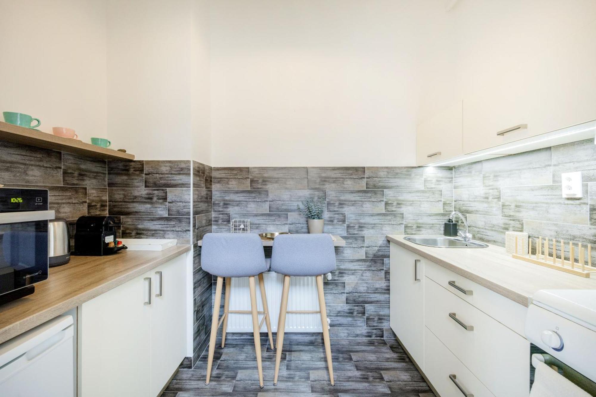 A Touch Of Provence And Pastels In The Centre Apartament